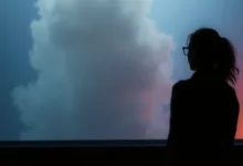A estrutura narrativa não linear do filme Oppenheimer